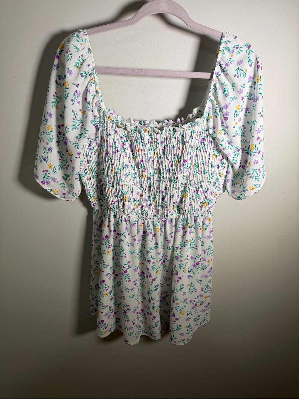 Chic Soul Smocked Floral Top - White with flowers NWOT 2x